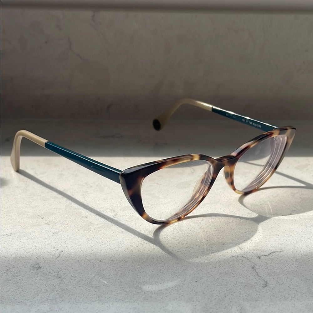 Brown and Tan Cat-Eye Glasses Accessories